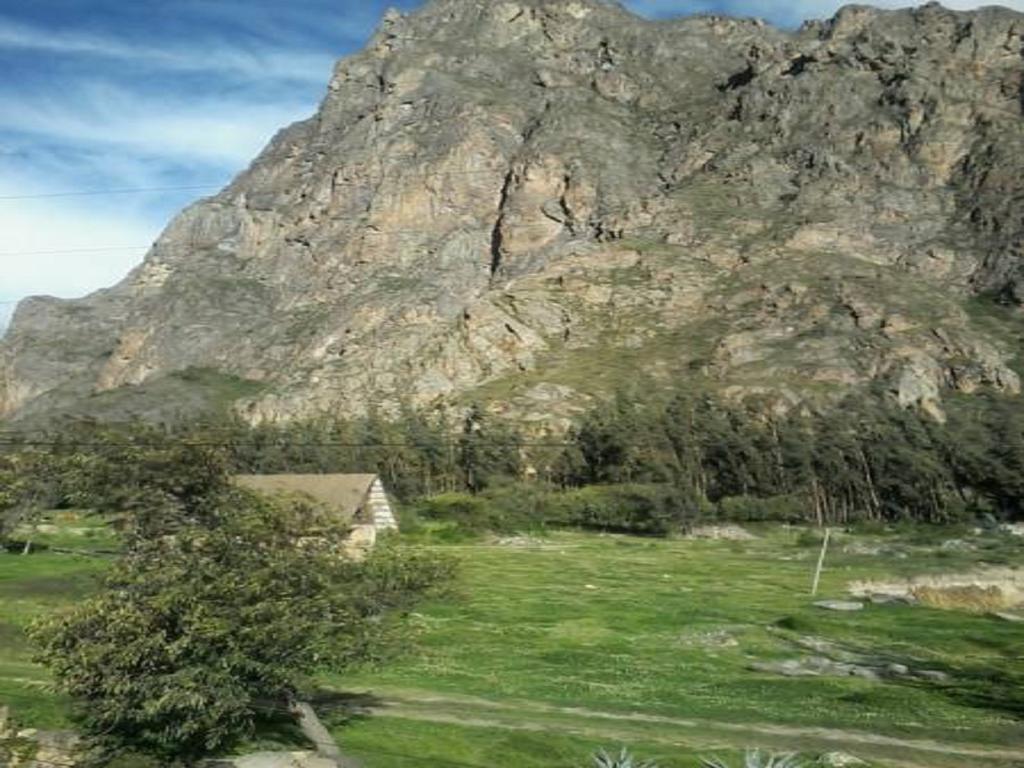 Munay Punku Ollantaytambo Luaran gambar